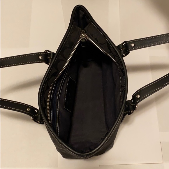 Authentic Coach mini jacquard tote. - Picture 6 of 9